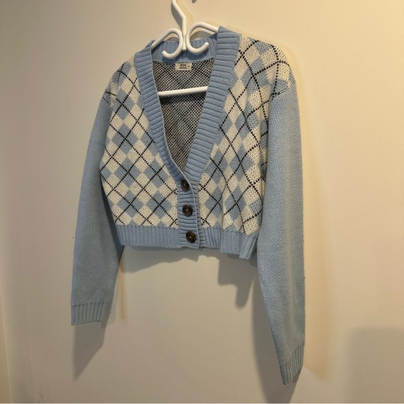 Ardene | women's medium cropped Jacquard Cardigan blue white and black buttons - Picture 3 of 6